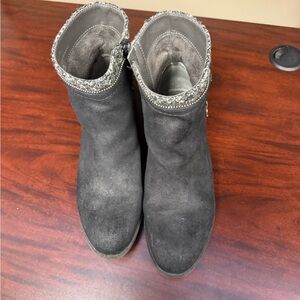 White Mountain Gray Ankle Booties with Textured Trim